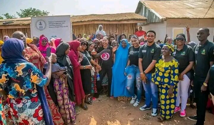 Tonto Dikeh Visits National Hospital Abuja, Prays With Patients and Supports Families