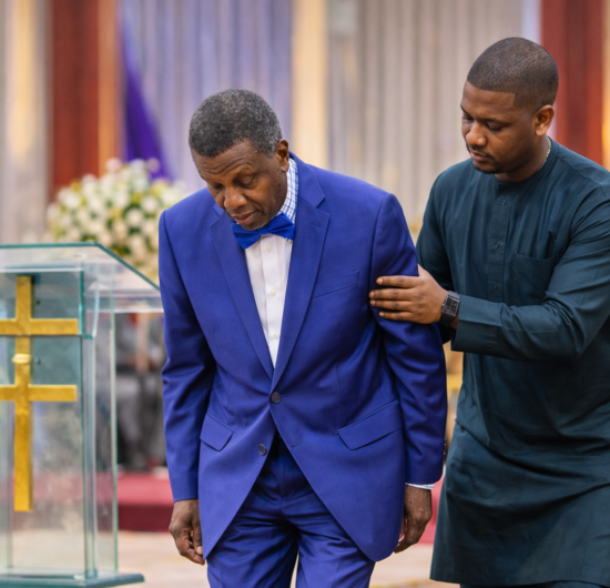 Pastor Adeboye’s Gesture at Ogun Church Service Sparks Reactions Online